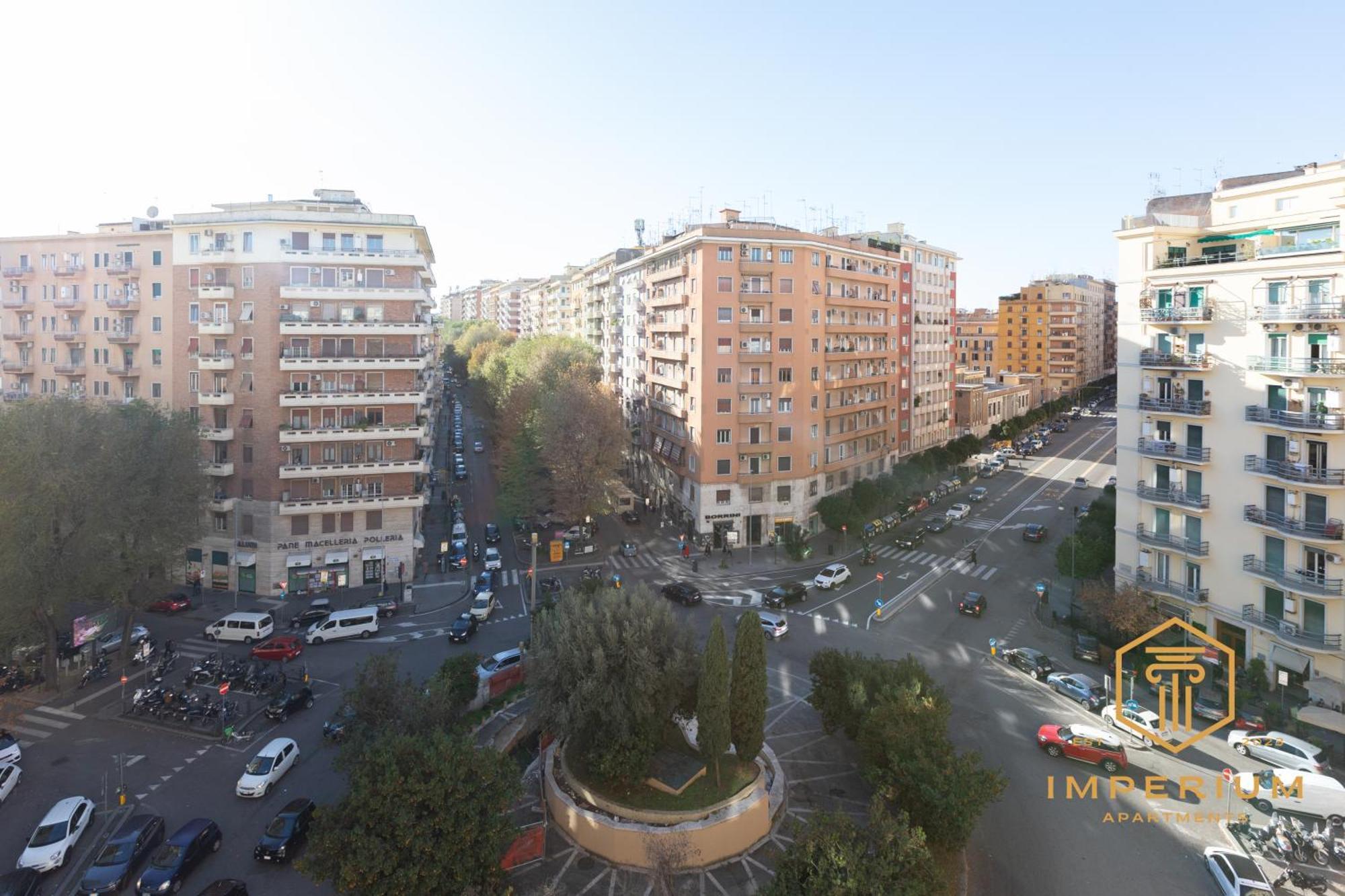 Apartment Imperium Deluxe - 300mt To Metro B, 3 Bedrooms, Panoramic View, A-c *