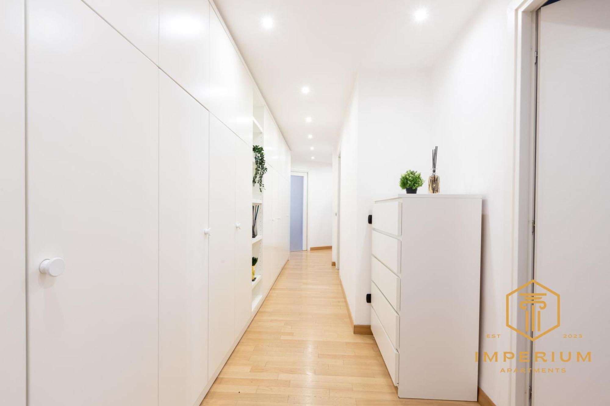 Imperium Deluxe - 300mt To Metro B, 3 Bedrooms, Panoramic View, A-c Apartment