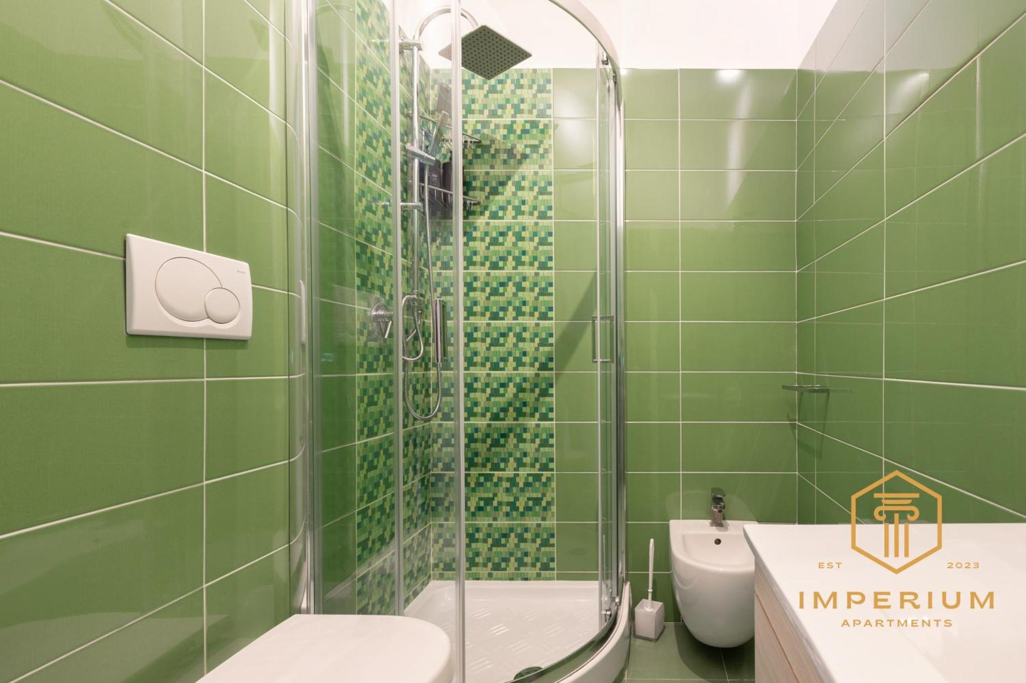 Apartment Imperium Deluxe - 300mt To Metro B, 3 Bedrooms, Panoramic View, A-c Rom